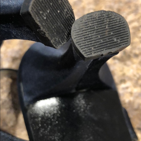 Kelli & Katie Navy Blue Fabric Upper Heels Size 7 - Picture 12 of 16